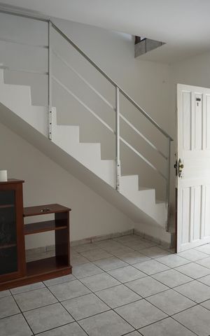 Casa de condomínio para alugar com 80m², 4 quartos e 1 vagaSala