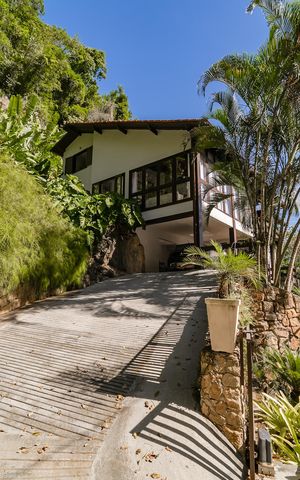 Casa de condomínio à venda com 343m², 5 quartos e 2 vagasGaragem