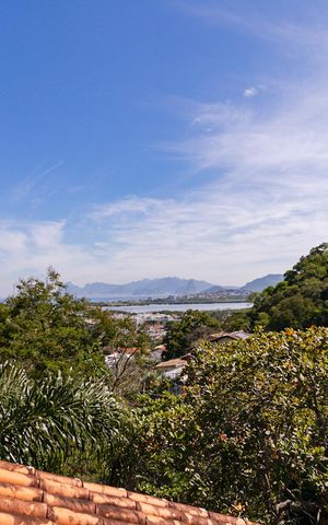 Casa de condomínio à venda com 343m², 5 quartos e 2 vagasVista da Suíte 1