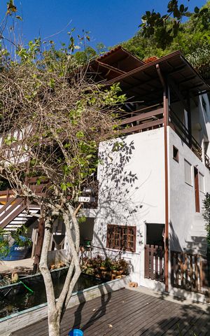 Casa de condomínio à venda com 343m², 5 quartos e 2 vagasQuintal