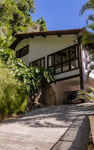 Casa de condomínio à venda com 343m², 5 quartos e 2 vagasFachada