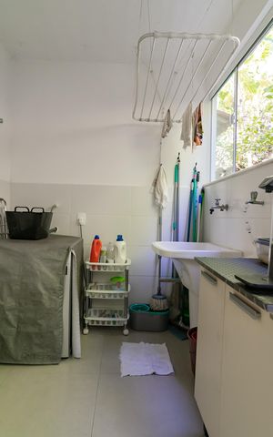 Casa de condomínio à venda com 343m², 5 quartos e 2 vagasÁrea de Serviço