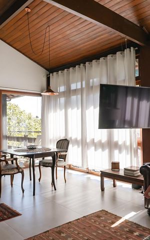 Casa de condomínio à venda com 343m², 5 quartos e 2 vagasSala