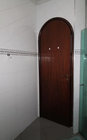 Apartamento à venda com 750m², 3 quartos e 6 vagasQuarto 2 - Banheiro