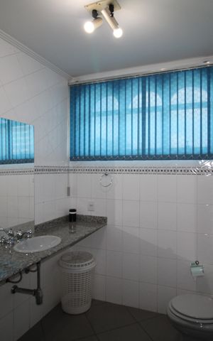 Apartamento à venda com 750m², 3 quartos e 6 vagasQuarto 2 - Banheiro