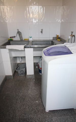 Apartamento à venda com 750m², 3 quartos e 6 vagasÁrea de Serviço