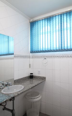 Apartamento à venda com 750m², 3 quartos e 6 vagasQuarto 2 - Banheiro