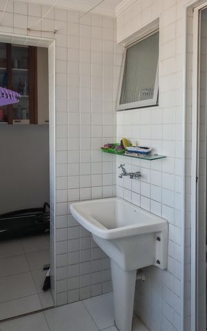Apartamento à venda com 110m², 3 quartos e 2 vagas Apartamento à venda com 110m², 3 quartos e 2 vagasÁrea de Serviço