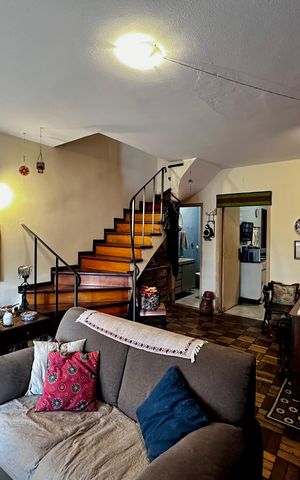 Casa à venda com 128m², 3 quartos e 1 vaga Casa à venda com 128m², 3 quartos e 1 vagaSala