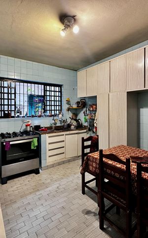 Casa à venda com 128m², 3 quartos e 1 vaga Casa à venda com 128m², 3 quartos e 1 vagaCozinha