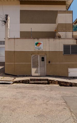 Casa de condomínio à venda com 100m², 3 quartos e 2 vagas Casa de condomínio à venda com 100m², 3 quartos e 2 vagasFachada