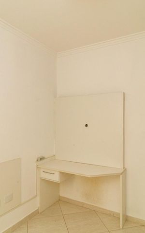 Casa de condomínio à venda com 100m², 3 quartos e 2 vagas Casa de condomínio à venda com 100m², 3 quartos e 2 vagasQuarto