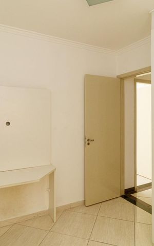 Casa de condomínio à venda com 100m², 3 quartos e 2 vagas Casa de condomínio à venda com 100m², 3 quartos e 2 vagasQuarto