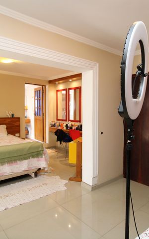 Casa à venda com 300m², 2 quartos e 3 vagasSuíte