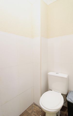 Casa à venda com 300m², 2 quartos e 3 vagasBanheiro de serviço