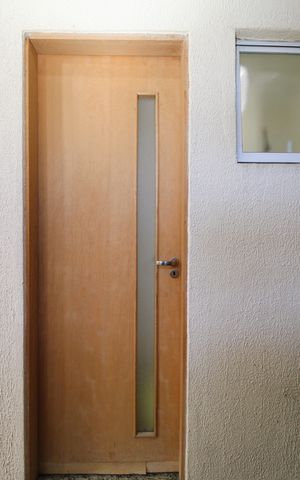 Casa à venda com 300m², 2 quartos e 3 vagasBanheiro de serviço