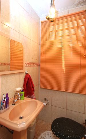 Casa à venda com 300m², 2 quartos e 3 vagasLavabo