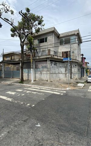 Casa à venda com 300m², 2 quartos e 3 vagas Casa à venda com 300m², 2 quartos e 3 vagasVista da Rua
