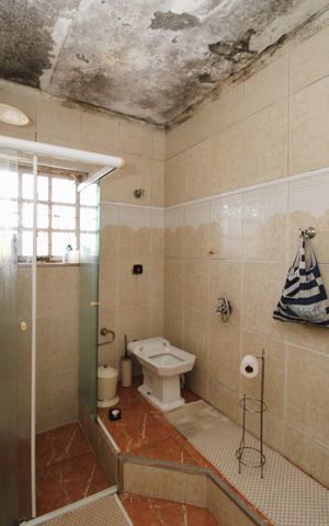 Casa à venda com 300m², 2 quartos e 3 vagasBanheiro Social