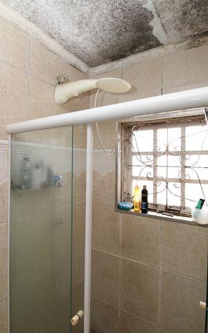 Casa à venda com 300m², 2 quartos e 3 vagasBanheiro Social