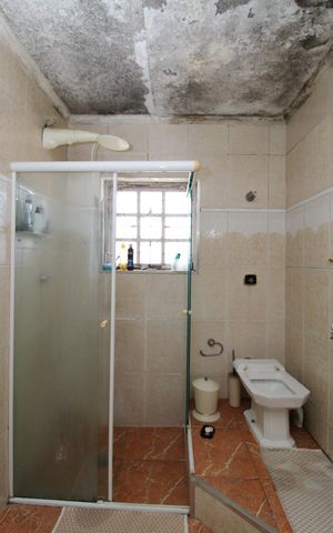 Casa à venda com 300m², 2 quartos e 3 vagasBanheiro Social