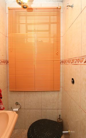 Casa à venda com 300m², 2 quartos e 3 vagasLavabo