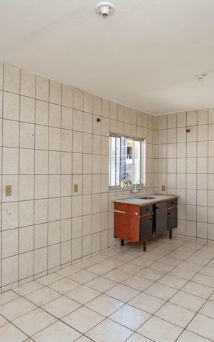 Casa à venda com 150m², 0 quarto e sem vaga Casa à venda com 150m², 0 quarto e sem vagaCasa 1 - cozinha