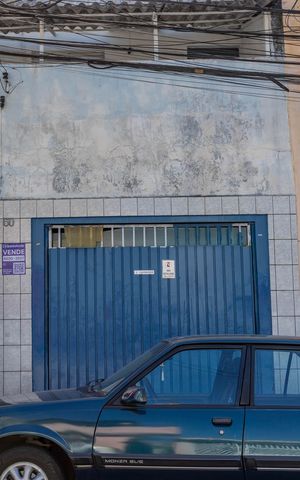Casa à venda com 150m², 0 quarto e sem vaga Casa à venda com 150m², 0 quarto e sem vagaFachada + placa