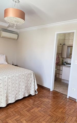 Casa à venda com 200m², 3 quartos e 3 vagas Casa à venda com 200m², 3 quartos e 3 vagasSuite