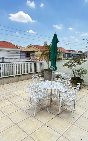 Casa à venda com 200m², 3 quartos e 3 vagas Casa à venda com 200m², 3 quartos e 3 vagasVaranda da Suíte