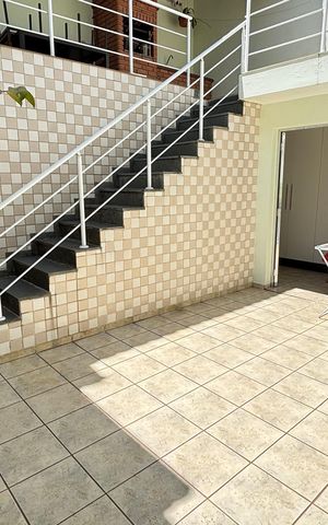 Casa à venda com 200m², 3 quartos e 3 vagas Casa à venda com 200m², 3 quartos e 3 vagasQuintal
