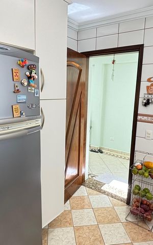Casa à venda com 200m², 3 quartos e 3 vagas Casa à venda com 200m², 3 quartos e 3 vagasCozinha