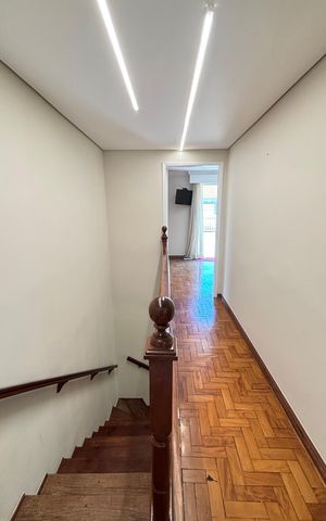 Casa à venda com 200m², 3 quartos e 3 vagas Casa à venda com 200m², 3 quartos e 3 vagasCorredor