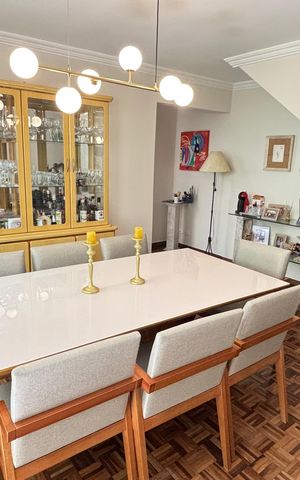 Casa à venda com 200m², 3 quartos e 3 vagas Casa à venda com 200m², 3 quartos e 3 vagasSala de Jantar