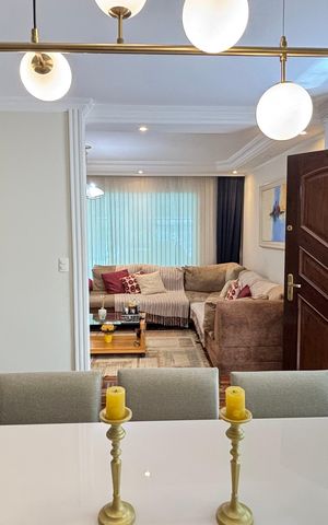 Casa à venda com 200m², 3 quartos e 3 vagas Casa à venda com 200m², 3 quartos e 3 vagasSala de Jantar