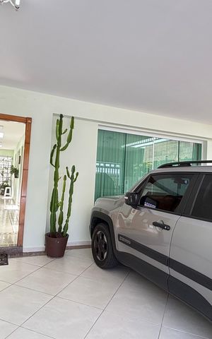 Casa à venda com 200m², 3 quartos e 3 vagas Casa à venda com 200m², 3 quartos e 3 vagasGaragem