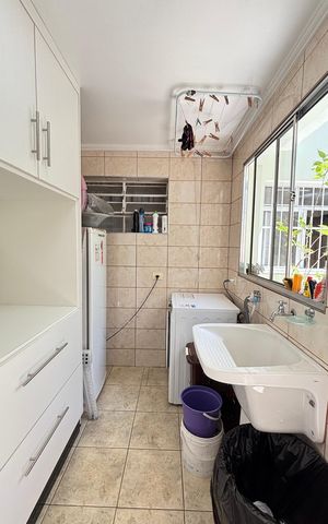Casa à venda com 200m², 3 quartos e 3 vagas Casa à venda com 200m², 3 quartos e 3 vagasÁrea de Serviço