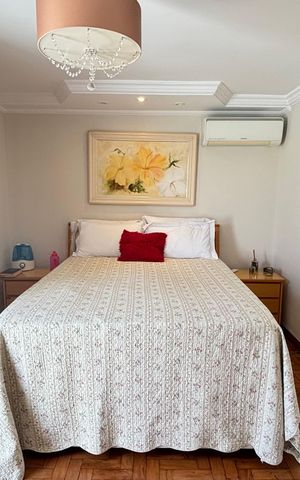 Casa à venda com 200m², 3 quartos e 3 vagas Casa à venda com 200m², 3 quartos e 3 vagasSuite