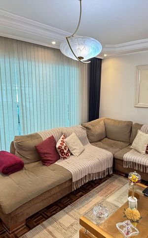 Casa à venda com 200m², 3 quartos e 3 vagas Casa à venda com 200m², 3 quartos e 3 vagasSala
