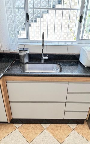 Casa à venda com 200m², 3 quartos e 3 vagas Casa à venda com 200m², 3 quartos e 3 vagasCozinha