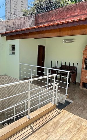 Casa à venda com 200m², 3 quartos e 3 vagas Casa à venda com 200m², 3 quartos e 3 vagasChurrasqueira