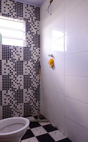 Casa à venda com 65m², 2 quartos e 1 vaga Casa à venda com 65m², 2 quartos e 1 vagaBanheiro