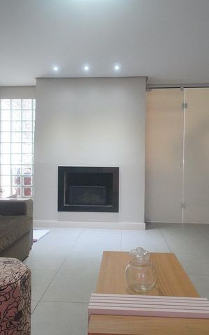 Casa à venda com 212m², 4 quartos e 1 vaga Casa à venda com 212m², 4 quartos e 1 vagaSala