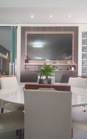 Casa à venda com 212m², 4 quartos e 1 vaga Casa à venda com 212m², 4 quartos e 1 vagaSala de Jantar