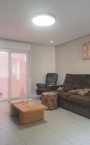 Casa à venda com 212m², 4 quartos e 1 vaga Casa à venda com 212m², 4 quartos e 1 vagaSala