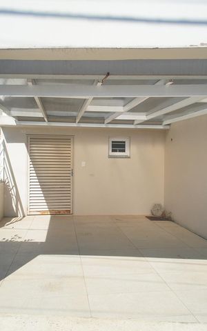 Casa à venda com 212m², 4 quartos e 1 vaga Casa à venda com 212m², 4 quartos e 1 vagaGaragem