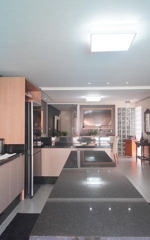 Casa à venda com 212m², 4 quartos e 1 vaga Casa à venda com 212m², 4 quartos e 1 vagaCozinha
