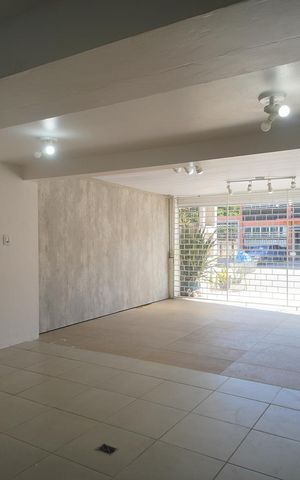 Casa à venda com 212m², 4 quartos e 1 vaga Casa à venda com 212m², 4 quartos e 1 vagaGaragem