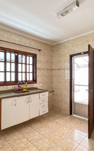 Casa para alugar com 115m², 3 quartos e 2 vagas Casa para alugar com 115m², 3 quartos e 2 vagasCozinha
