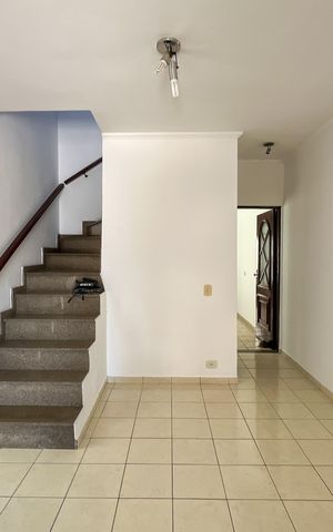 Casa para alugar com 115m², 3 quartos e 2 vagas Casa para alugar com 115m², 3 quartos e 2 vagasSala